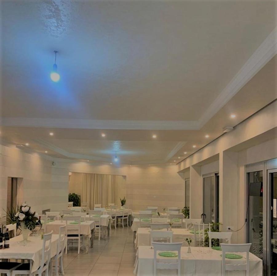 Hotel Lorena ตอสโกลาโน มาแดร์โน ภายนอก รูปภาพ