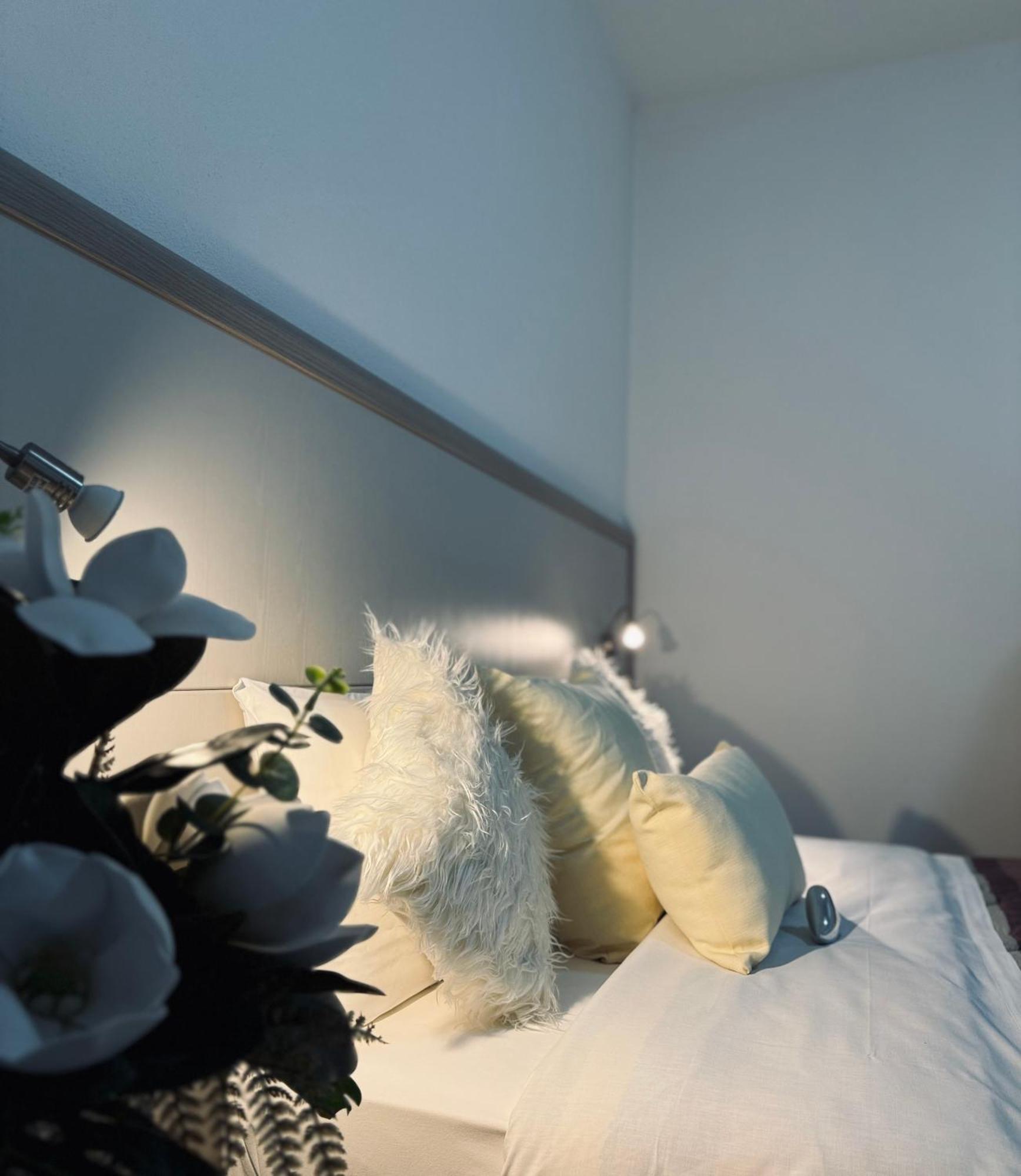 Hotel Lorena ตอสโกลาโน มาแดร์โน ภายนอก รูปภาพ