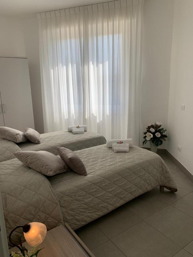 Hotel Lorena ตอสโกลาโน มาแดร์โน ภายนอก รูปภาพ